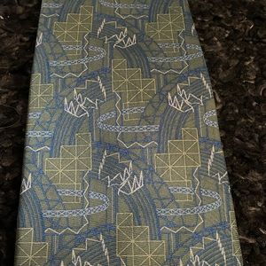 Hollywood bowl men’s Silk tie